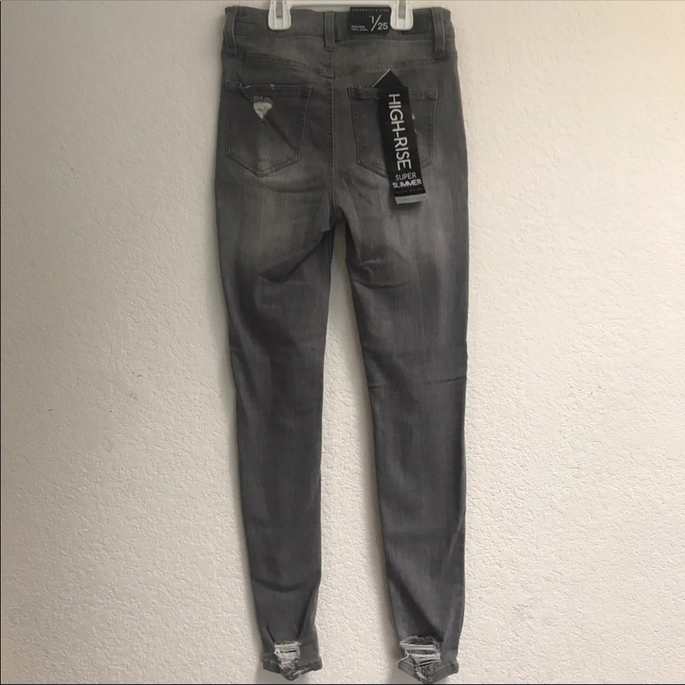 🔴SOLD!!🔴🆕High Rise Distressed Skinny Jeans - Picture 5 of 6